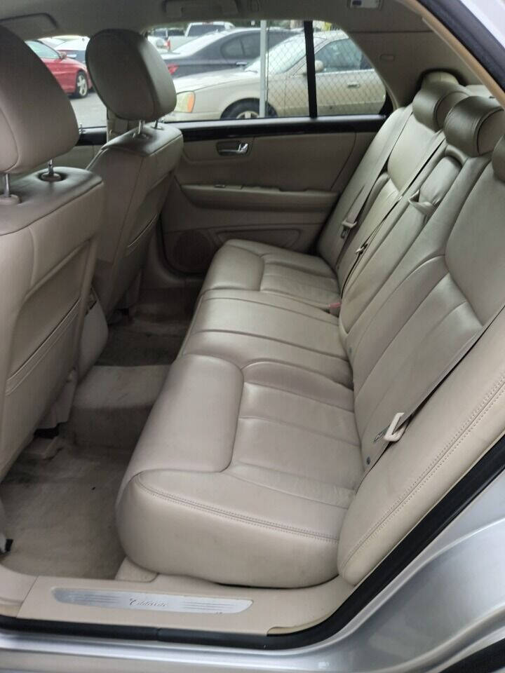 2010 CADILLAC DTS Sedan - $6,950