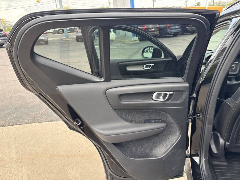 2026 Volvo XC40 B5 Plus