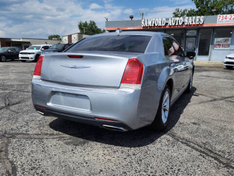 2015 Chrysler 300 Limited