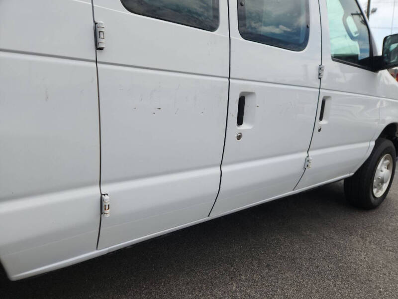 2009 Ford E-Series E-150