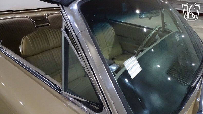 1966 Ford Thunderbird