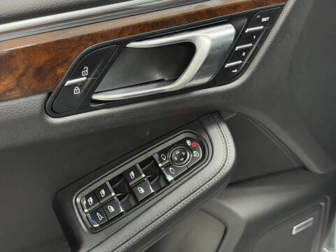 2020 Porsche Macan S