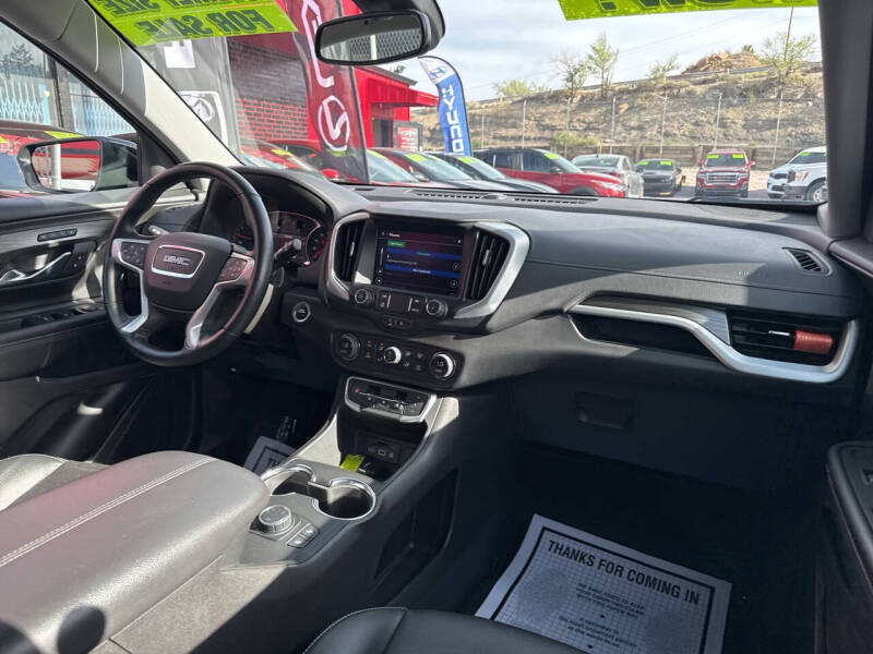 2024 GMC Terrain SLT