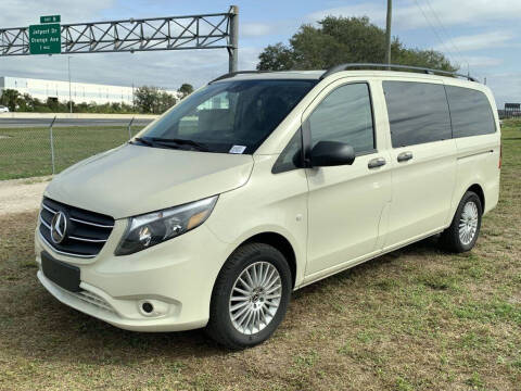 2023 Mercedes-Benz Metris Passenger