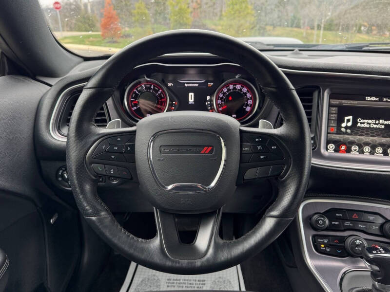 2017 Dodge Challenger 392 HEMI Scat Pack Shaker