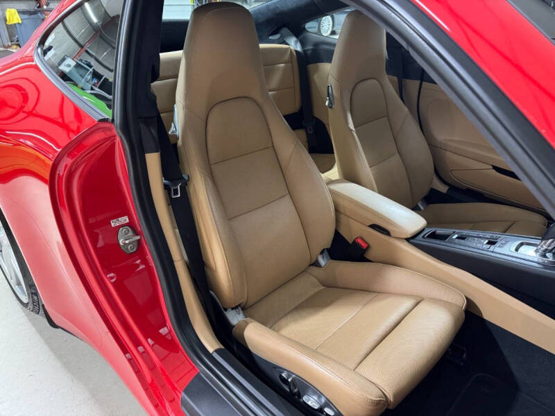 2018 Porsche 911 Carrera