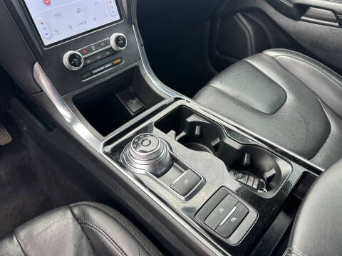 2022 Ford Edge Titanium