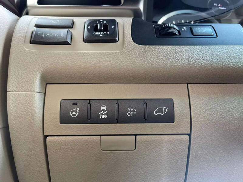 2013 Lexus LX 570