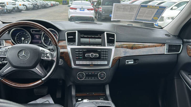 2015 Mercedes-Benz GL-Class GL 550 4MATIC