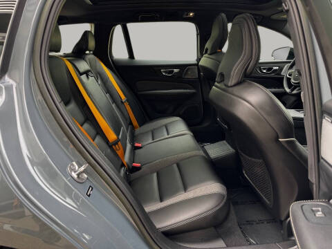 2022 Volvo V60 Recharge T8 Polestar Engineered