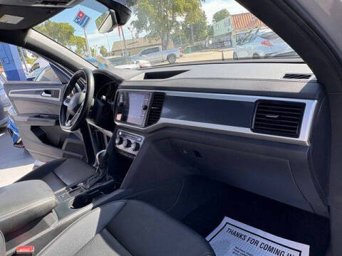 2021 Volkswagen Atlas Cross Sport V6 SE R-Line