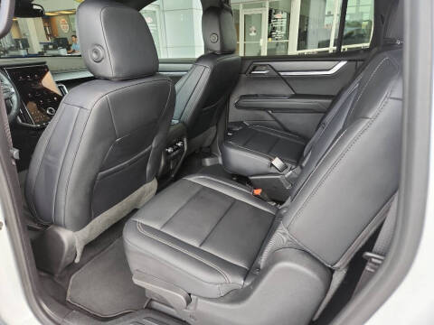 2024 GMC Acadia Elevation