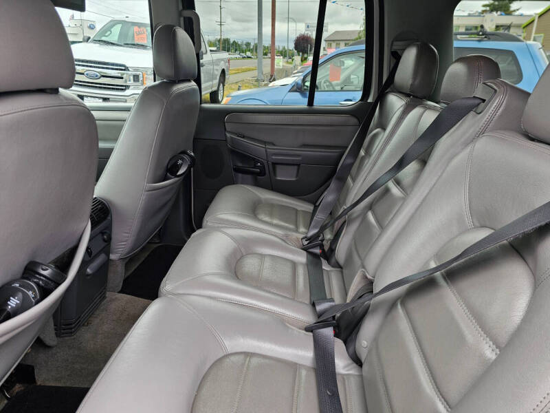 2004 Ford Explorer XLT