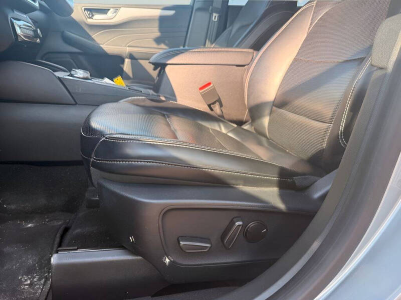2024 Ford Escape Platinum