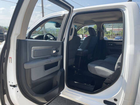 2015 RAM 1500 SLT
