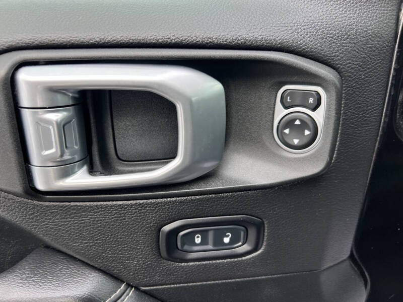 2020 Jeep Wrangler Unlimited Sahara Altitude