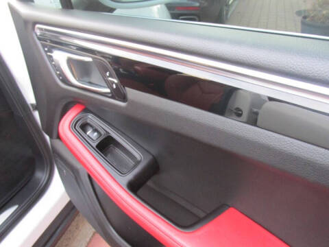 2017 Porsche Macan S