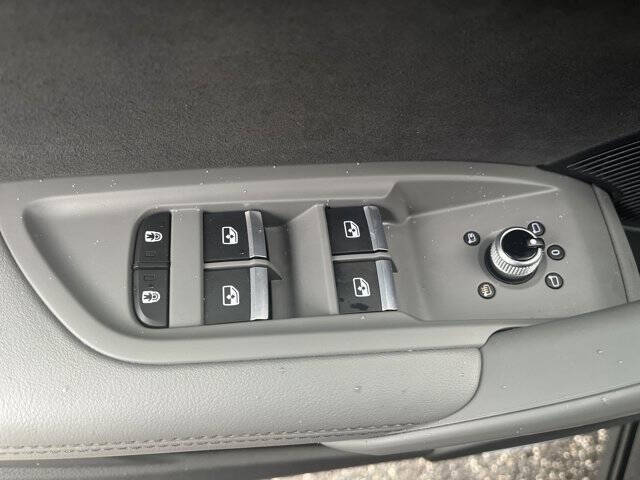 2022 Audi SQ5 3.0T quattro Premium Plus