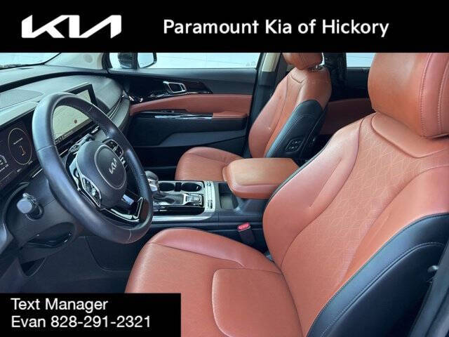 2024 Kia Carnival SX