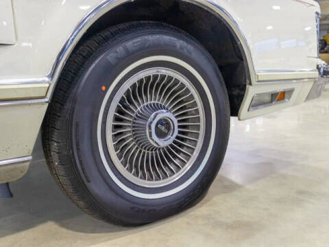 1977 Lincoln Mark V