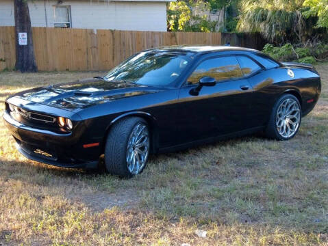 2017 Dodge Challenger SXT Plus