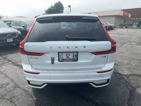 2025 Volvo XC60 T8 Plus Dark Theme