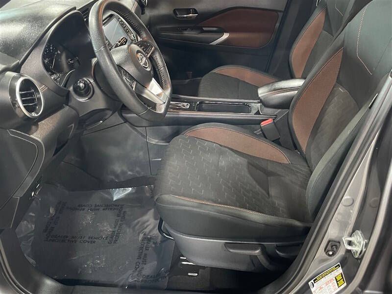 2024 Nissan Kicks SR