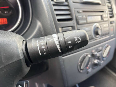 2011 Nissan Versa 1.8 S