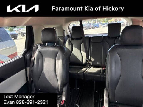 2024 Kia Carnival EX