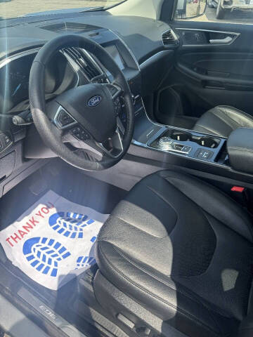2020 Ford Edge Titanium