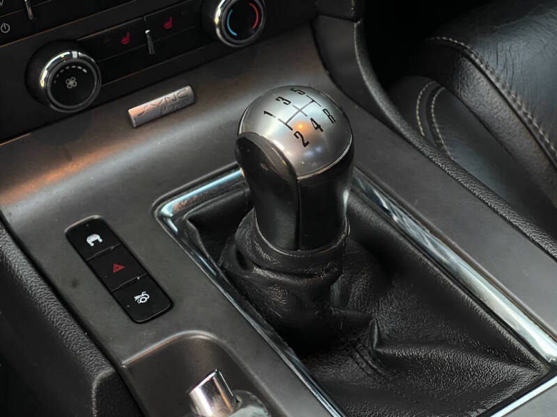 2010 Ford Mustang V6
