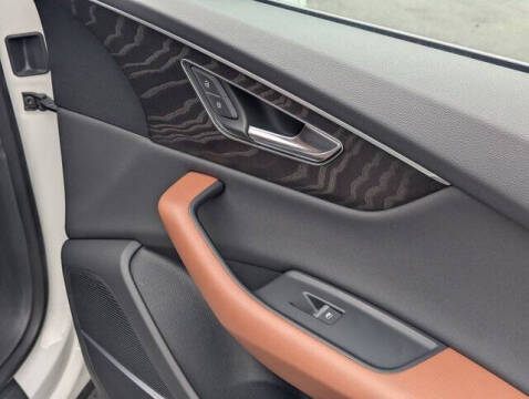 2022 Audi Q8 quattro Premium Plus 55 TFSI