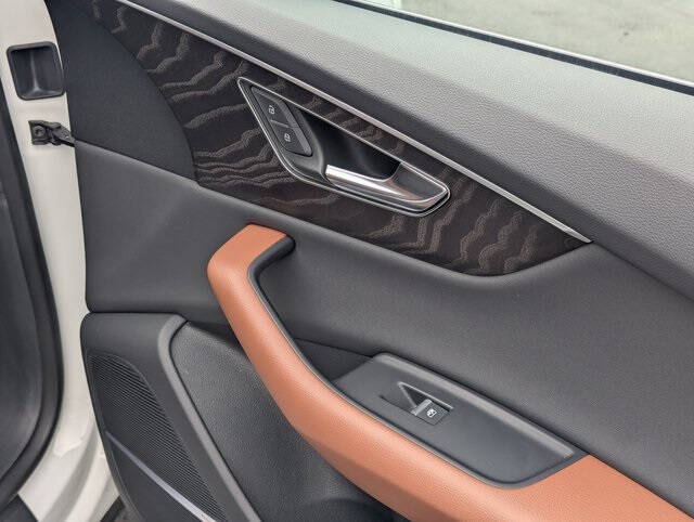 2022 Audi Q8 quattro Premium Plus 55 TFSI