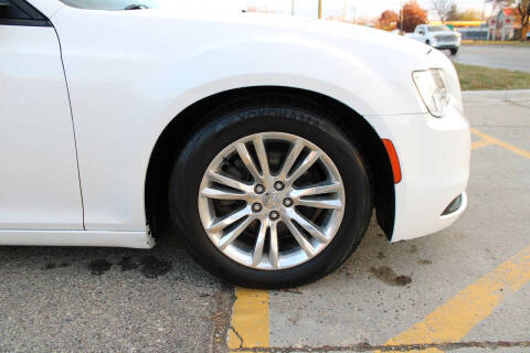 2017 Chrysler 300 Limited