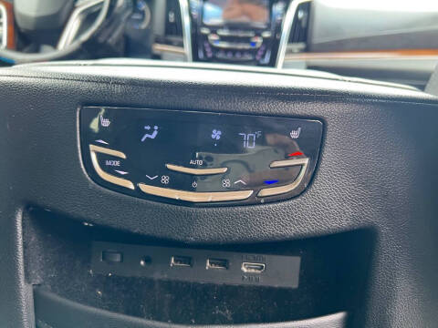 2017 Cadillac Escalade Luxury