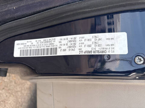 2014 Volkswagen Routan SE