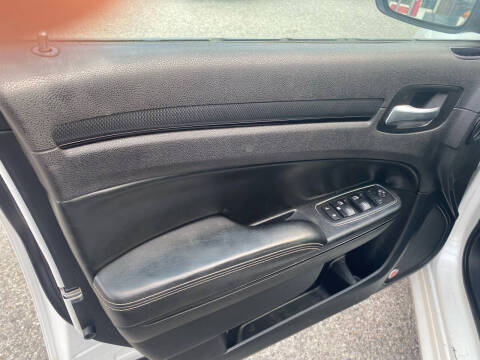 2015 Chrysler 300 S