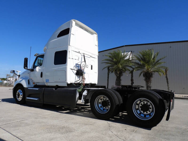 2020 International LT625