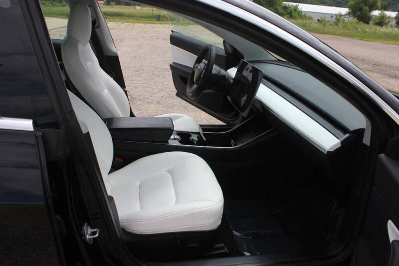 2019 Tesla Model 3 Standard Range Plus