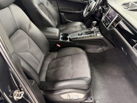 2017 Porsche Macan