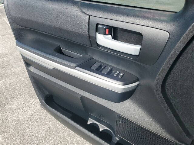 2017 Toyota Tundra SR5