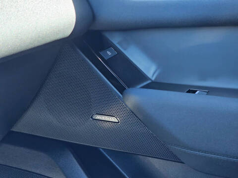 2025 Land Rover Range Rover Velar P250 Dynamic SE