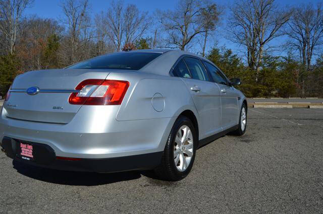 2011 Ford Taurus SEL
