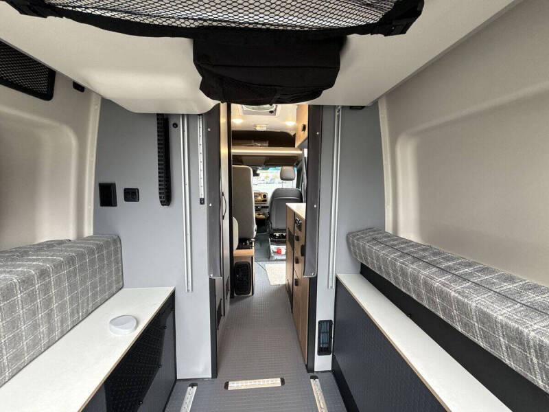 2025 Mercedes-Benz Sprinter