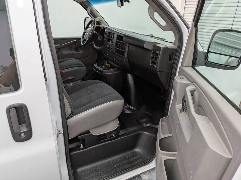 2021 Chevrolet Express 2500