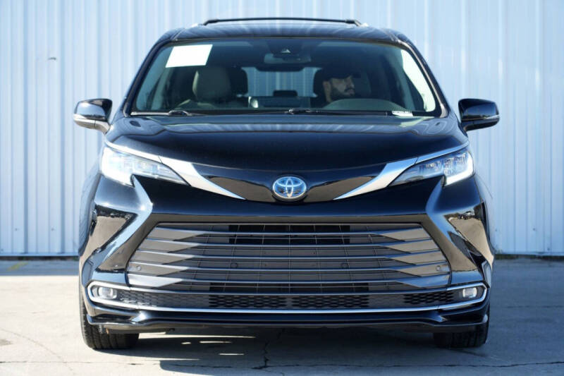 2022 Toyota Sienna Limited 7-Passenger