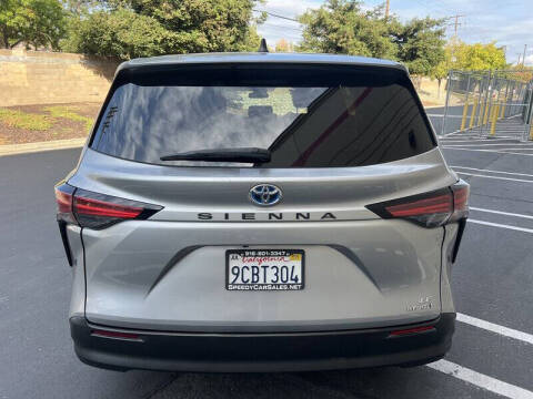 2021 Toyota Sienna LE 8-Passenger