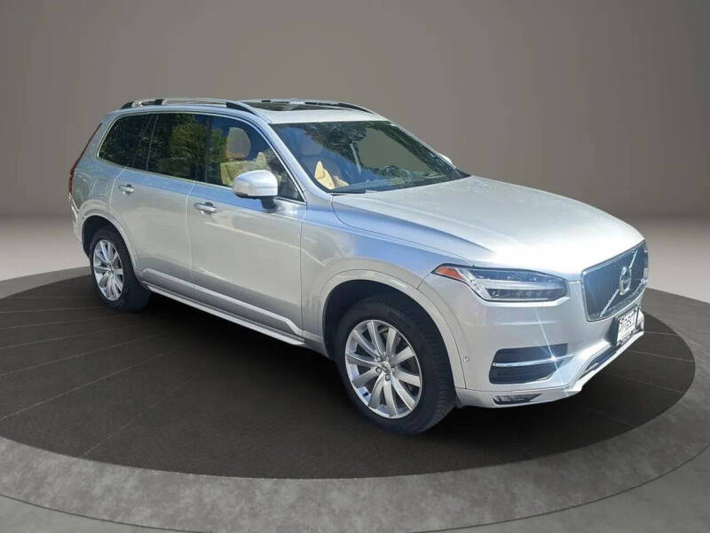 2017 Volvo XC90 T6 Momentum