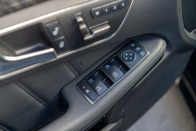 2012 Mercedes-Benz E-Class 12
