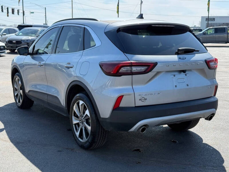 2024 Ford Escape Platinum